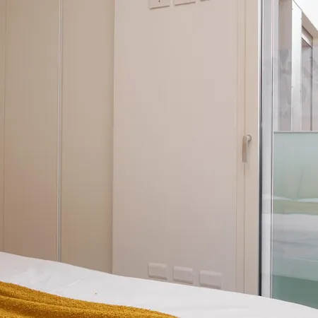 Appartamento Yellow In Financial District 4 Pax Milano